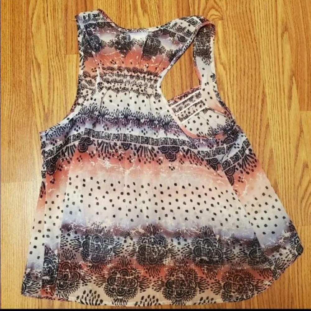 Top - Picture 2 of 2